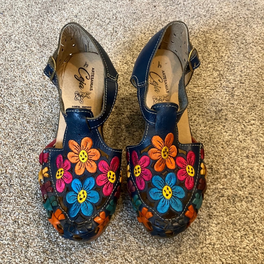 Artesanias Ceja Womens Navy Floral Embroidered Leather Huarache Platform Heels 8
